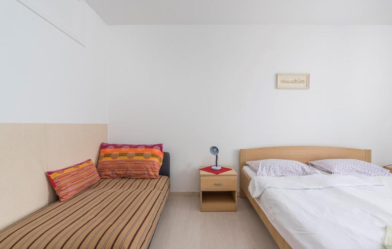 Peskera Apartments Tomicic Porec Exterior photo
